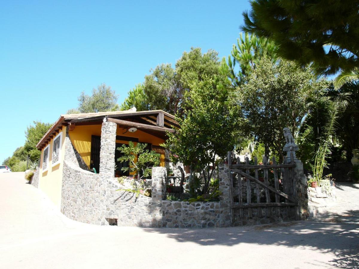 B&B Il Giardino Arbus Extérieur photo